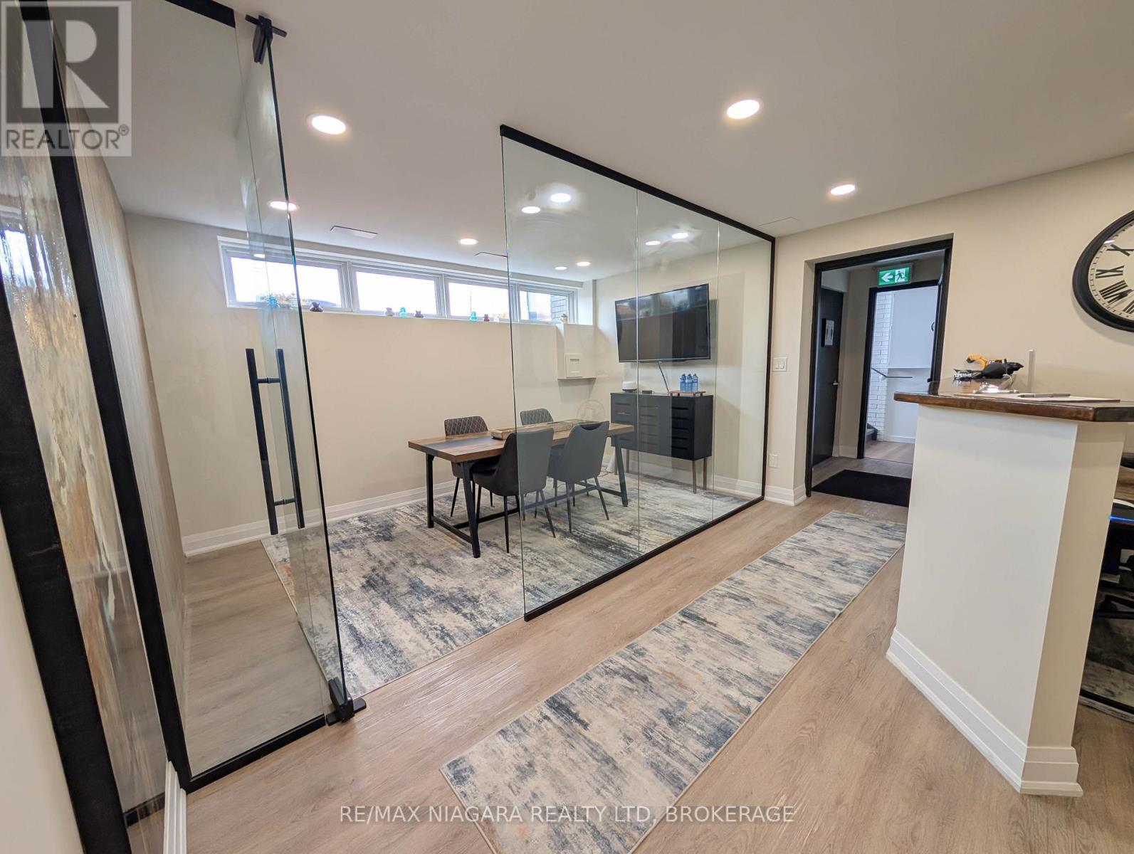 Lower - 174 Eastchester Avenue Property Photo 6