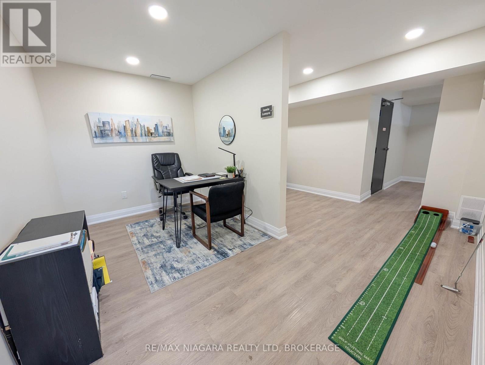 Lower - 174 Eastchester Avenue Property Photo 14