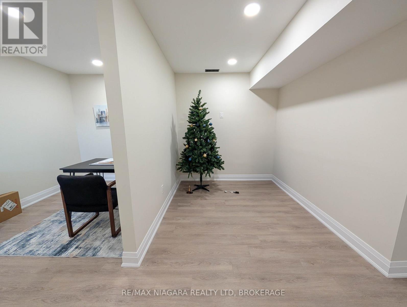 Lower - 174 Eastchester Avenue Property Photo 15