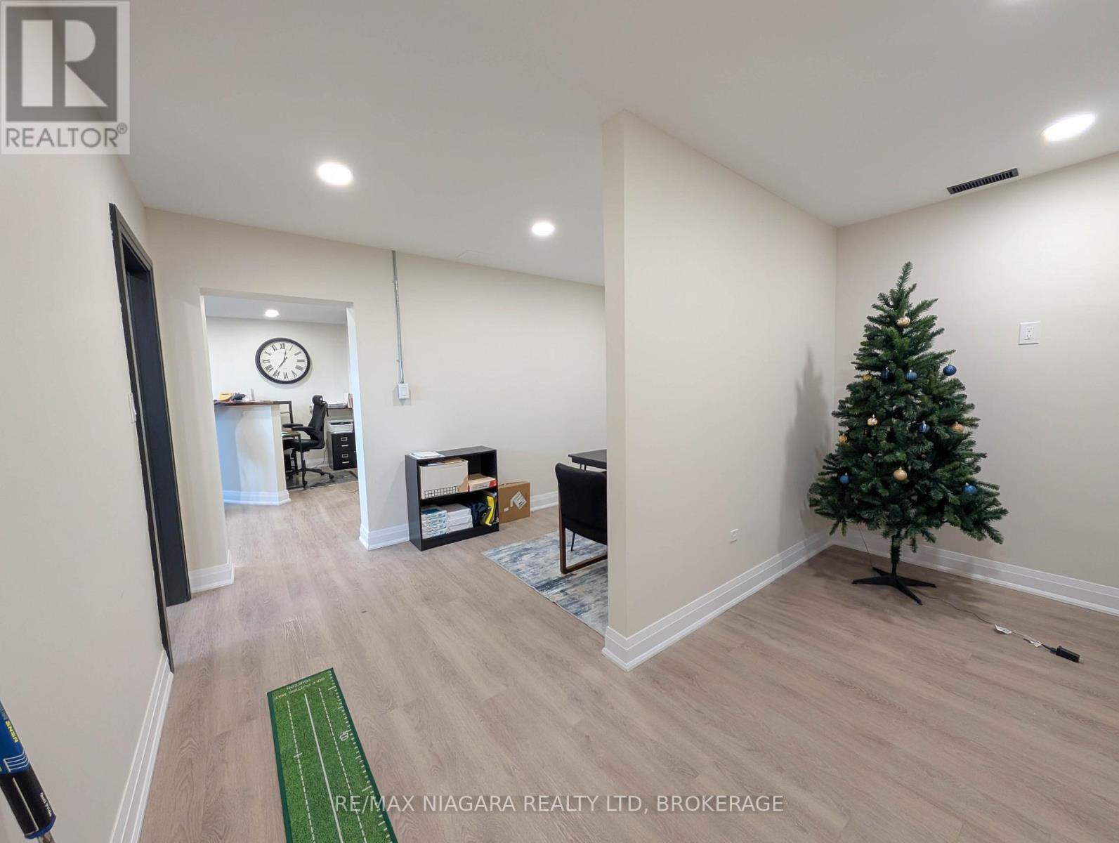 Lower - 174 Eastchester Avenue Property Photo 18