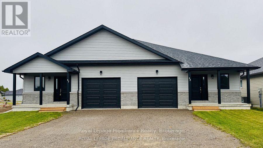 42 Mackenzie John Crescent Property Photo 1