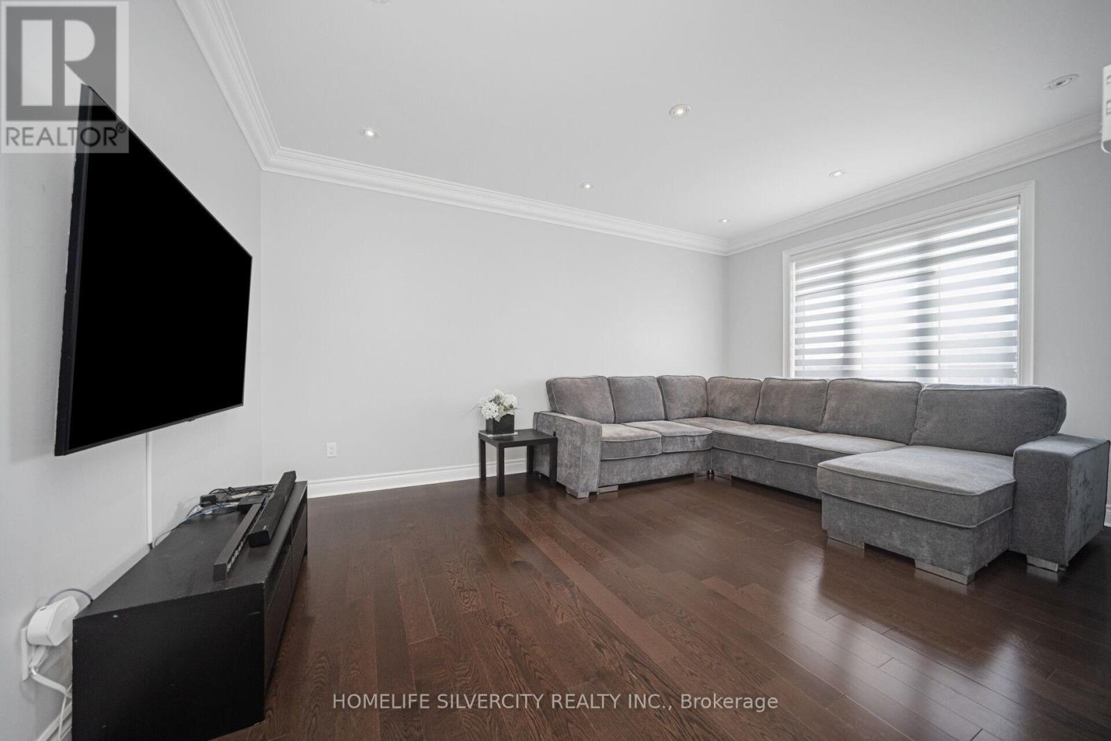 8 Mitchell Crescent Property Photo 11