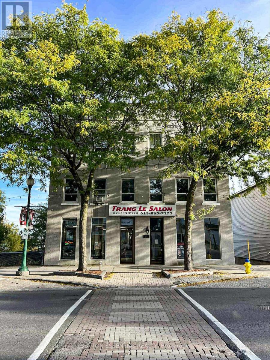 UNIT #4 - 27 KING STREET E
