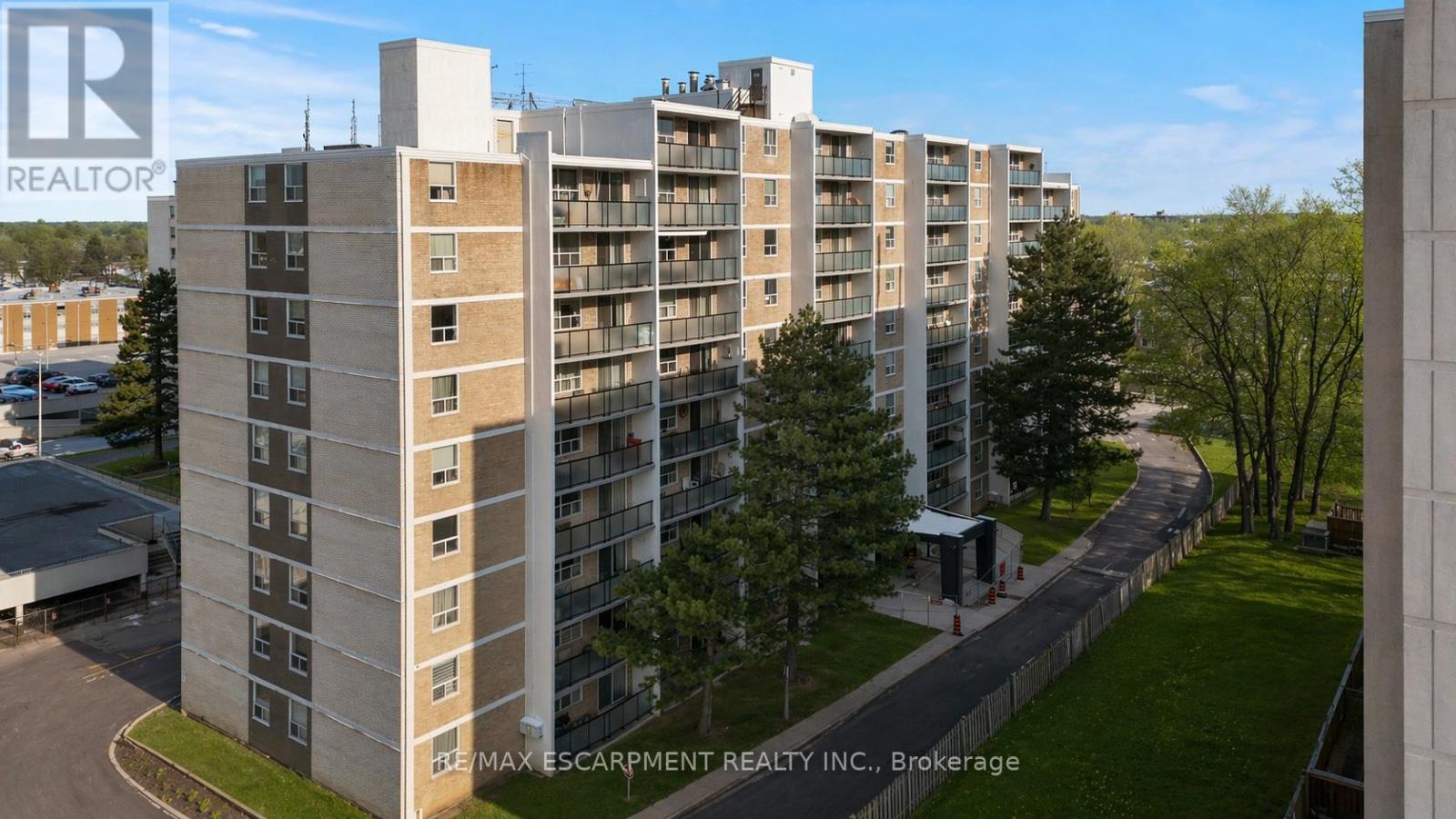 1004 - 359 Geneva Street Property Photo 2