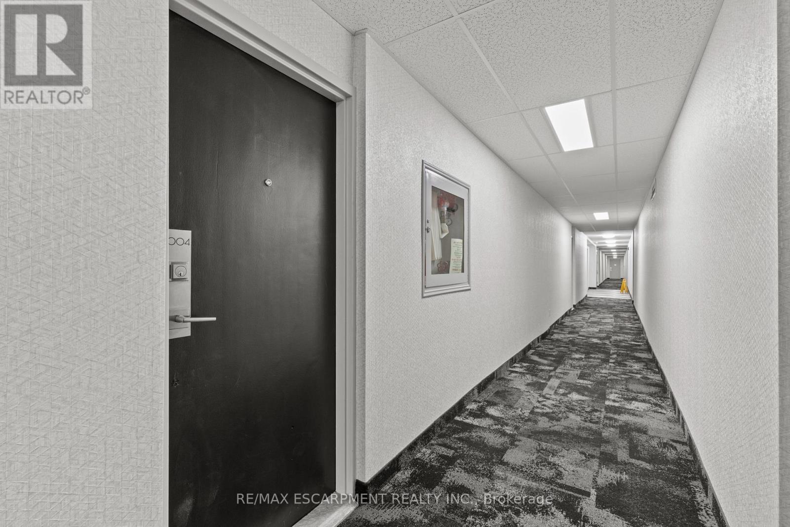 1004 - 359 Geneva Street Property Photo 5