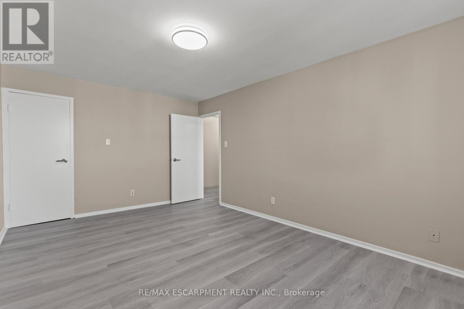 1004 - 359 Geneva Street Property Photo 18
