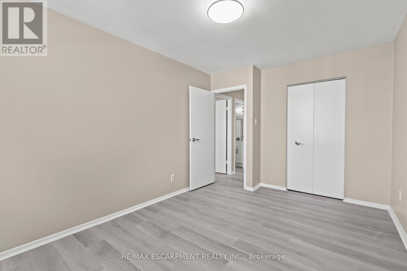 1004 - 359 Geneva Street Property Photo 20