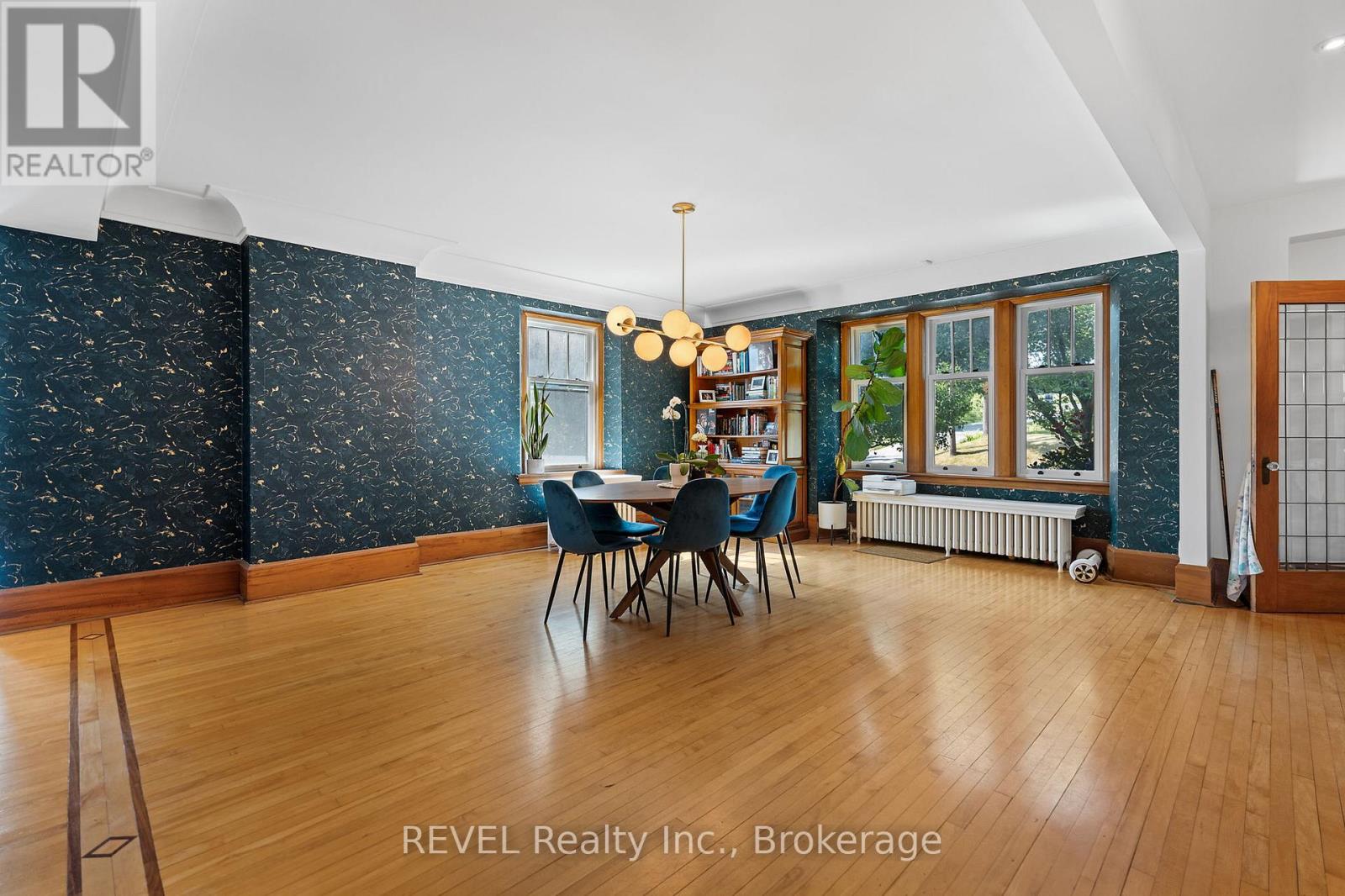 3543 King Street Property Photo 5