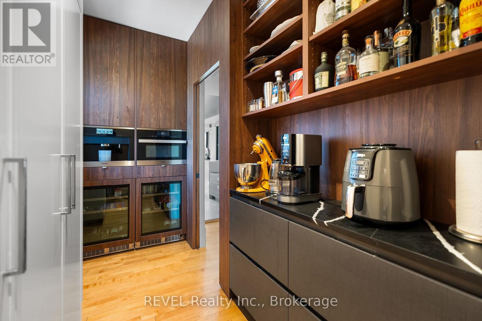 3543 King Street Property Photo 11