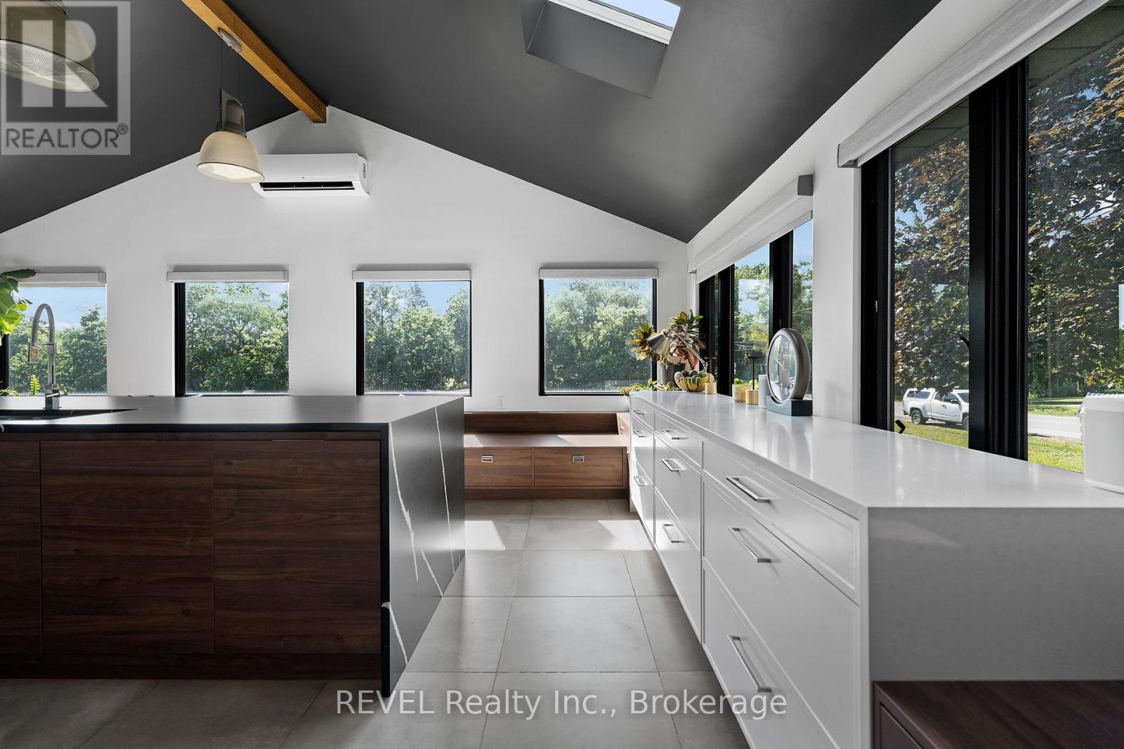 3543 King Street Property Photo 14