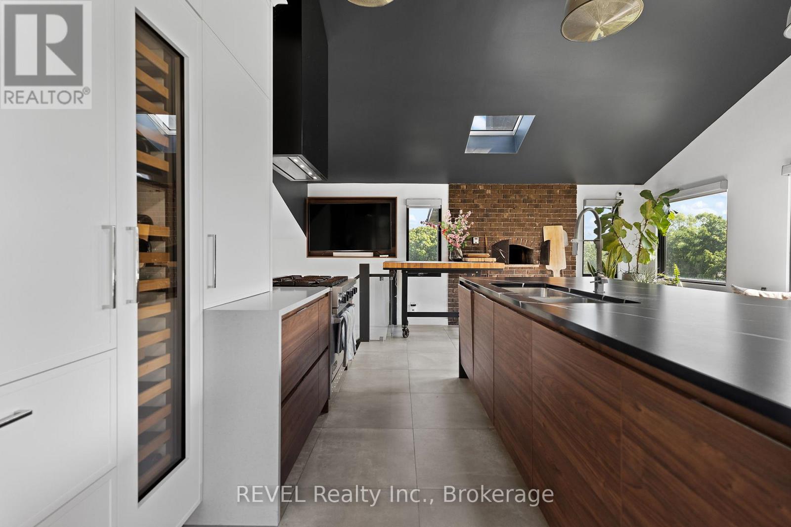 3543 King Street Property Photo 16