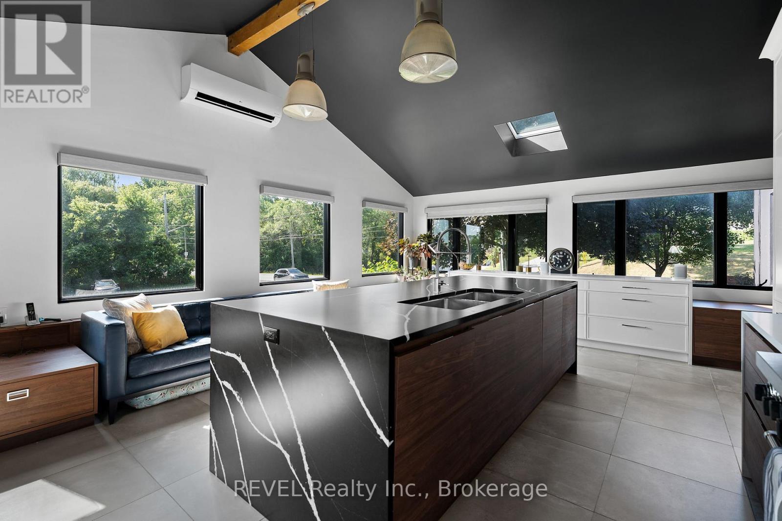 3543 King Street Property Photo 18
