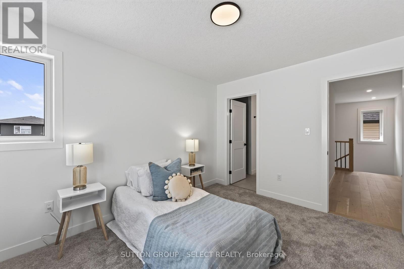 1898 Fountain Grass Drive Property Photo 27