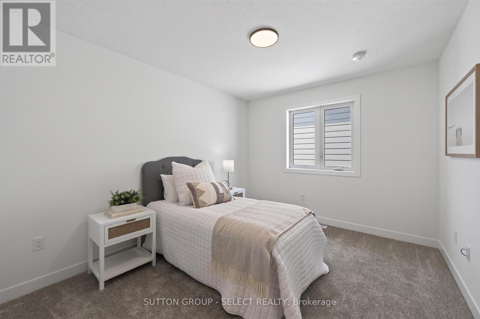 1898 Fountain Grass Drive Property Photo 29