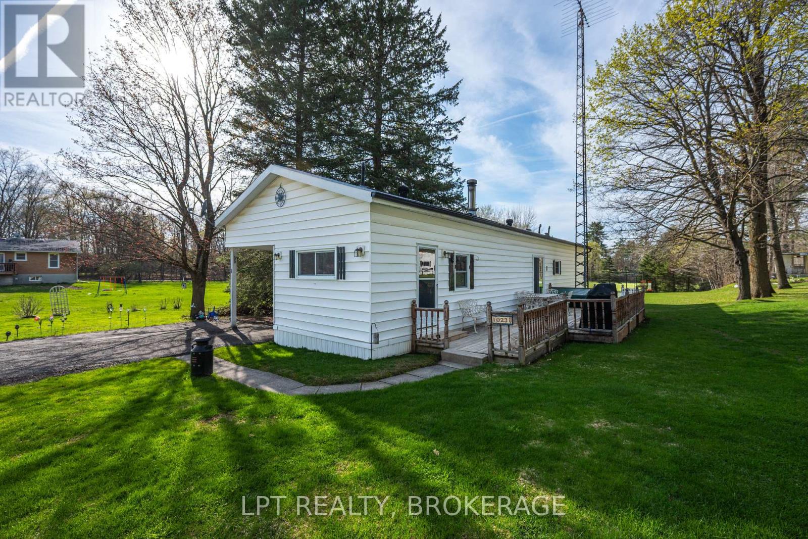 1023 Moon Road Property Photo 2