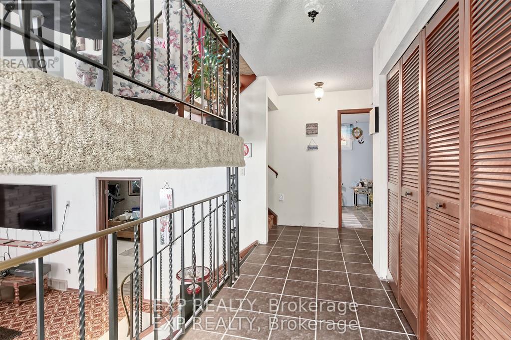 9995 Port Franks Estates Drive Property Photo 12