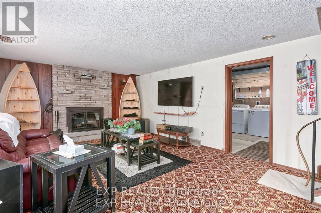 9995 Port Franks Estates Drive Property Photo 13