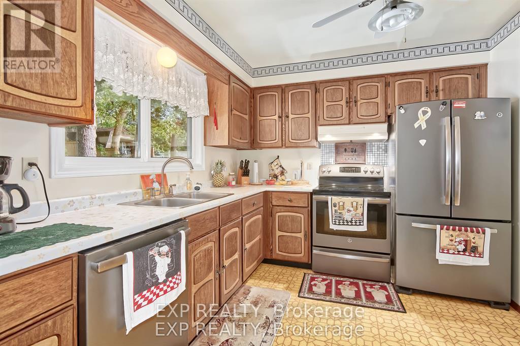 9995 Port Franks Estates Drive Property Photo 17