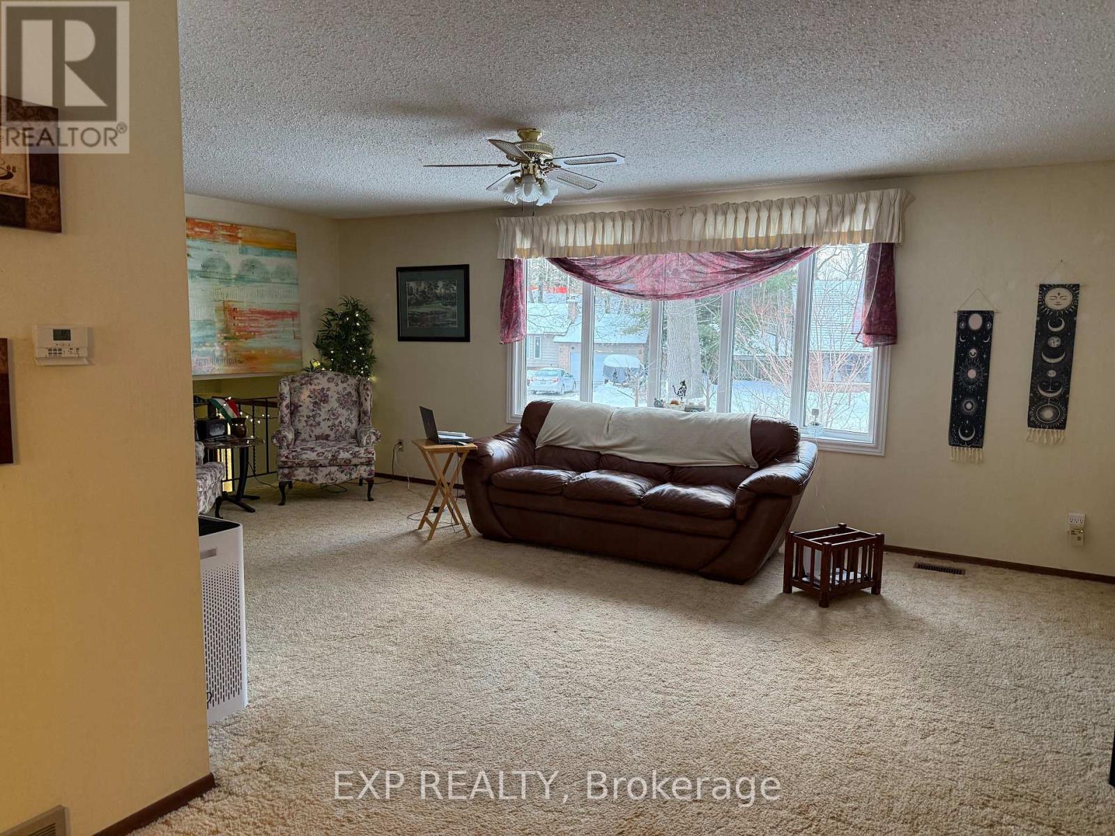 9995 Port Franks Estates Drive Property Photo 21