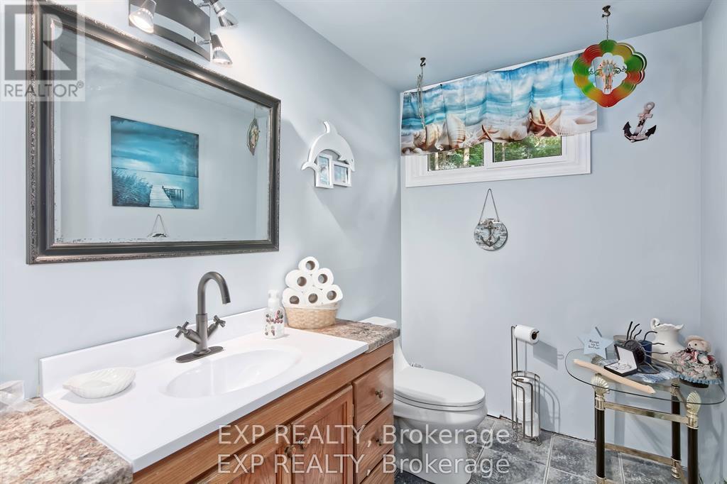 9995 Port Franks Estates Drive Property Photo 27