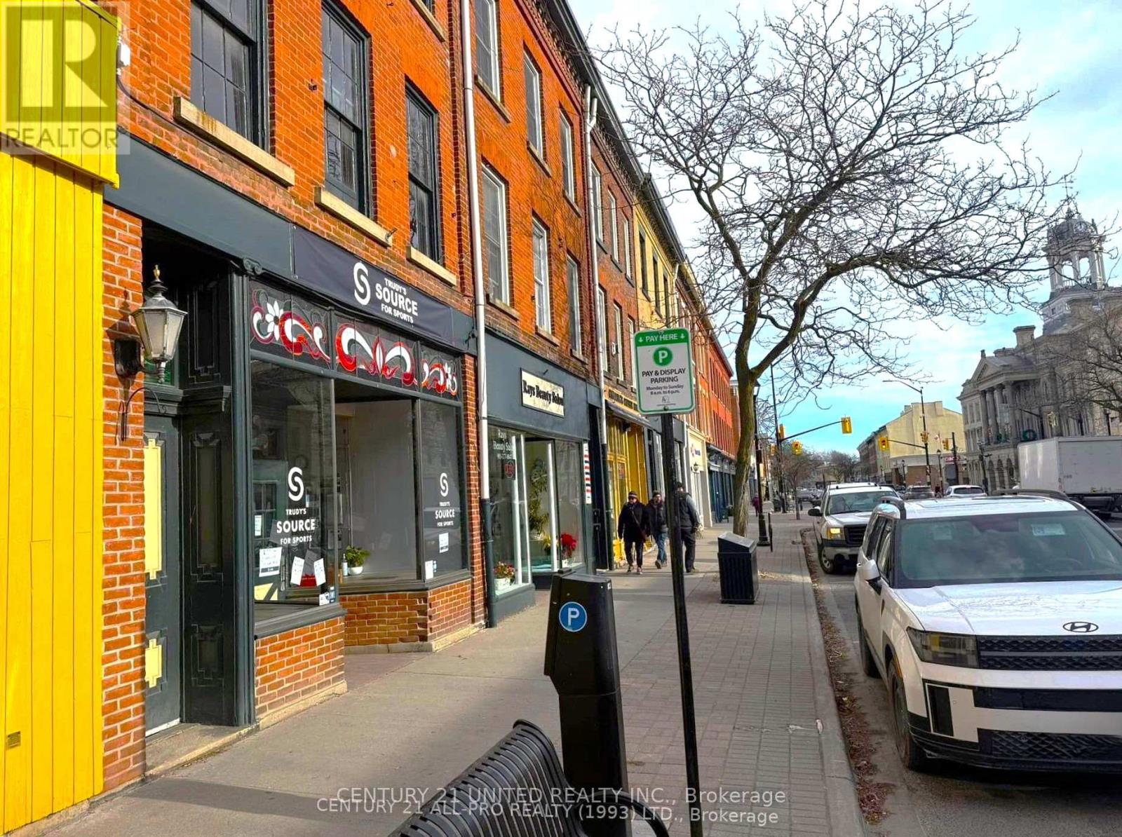 A - 84 King Street W Property Photo 9