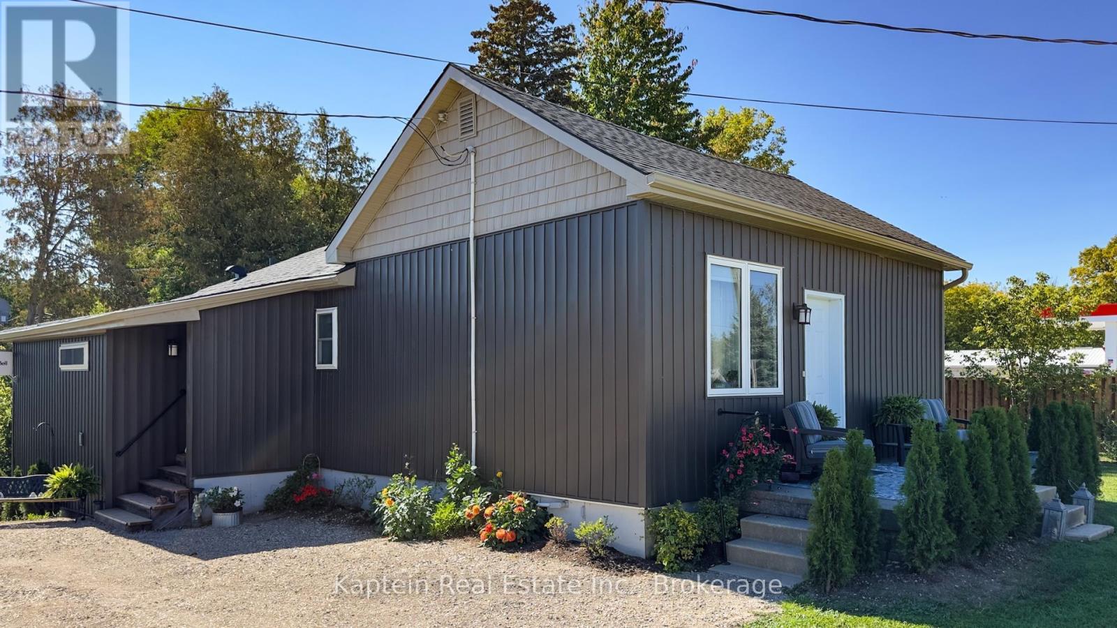 37063 Amberley Road Property Photo 1