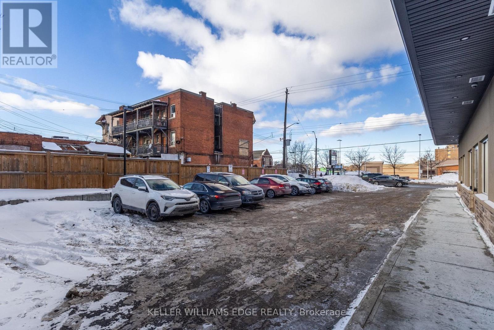 1096 Barton Street E Property Photo 6
