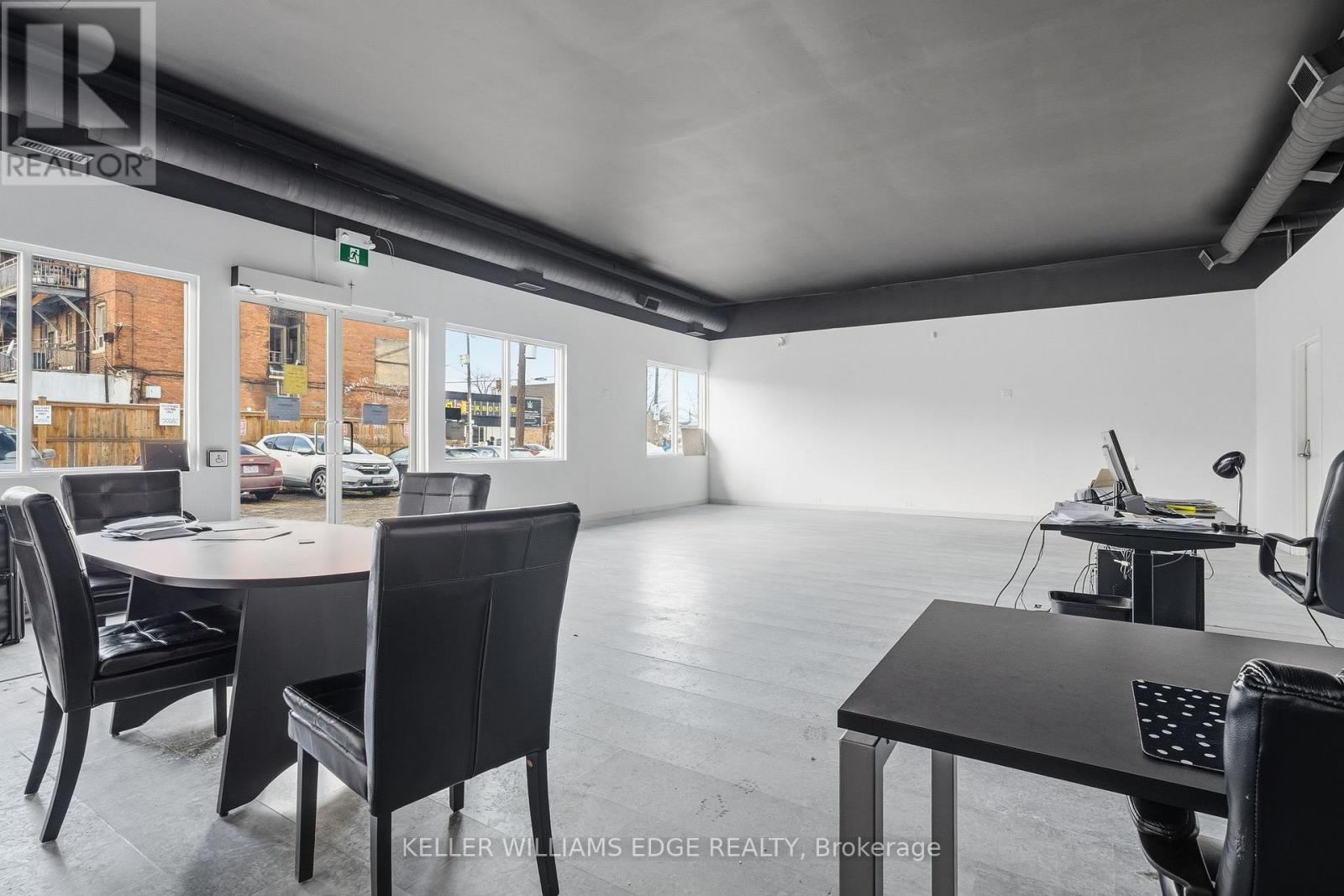 1096 Barton Street E Property Photo 13