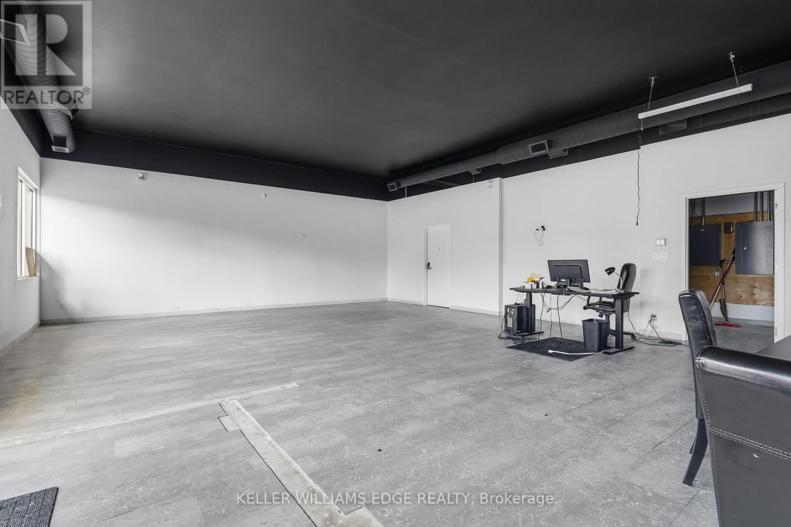 1096 Barton Street E Property Photo 14