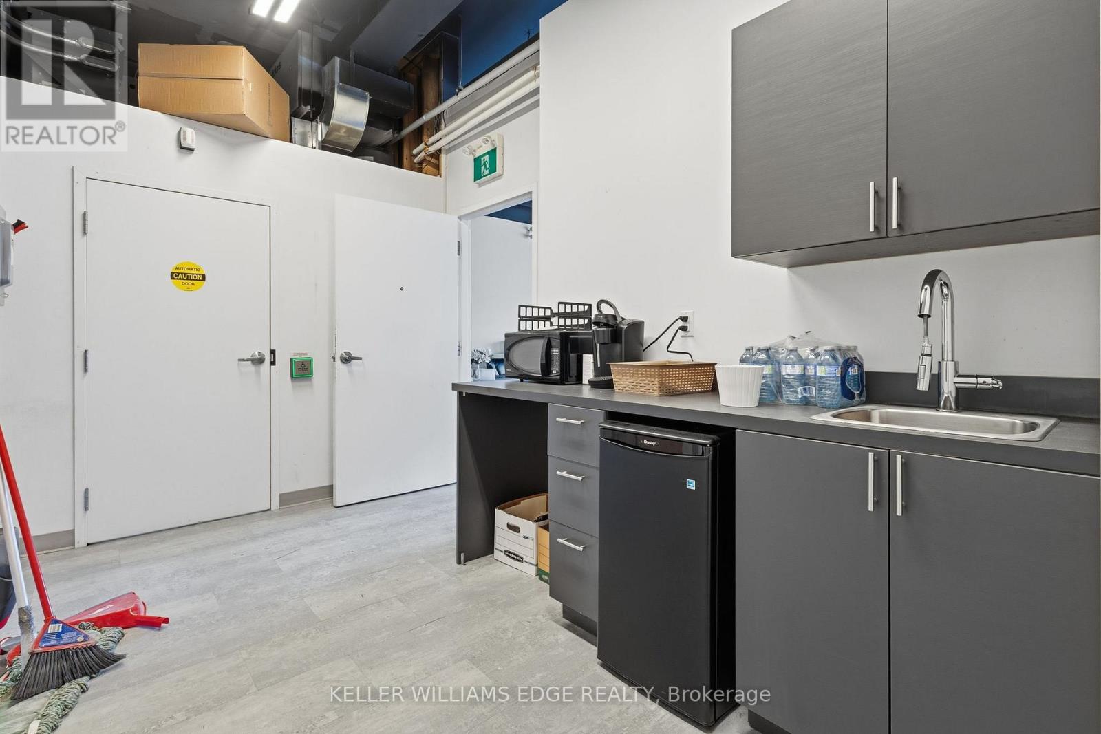1096 Barton Street E Property Photo 19