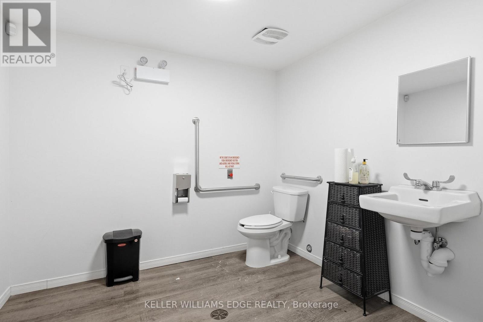 1096 Barton Street E Property Photo 21
