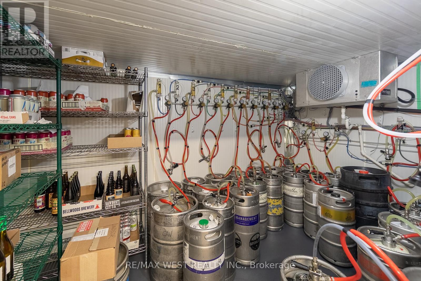 839 Erie Street E Property Photo 18