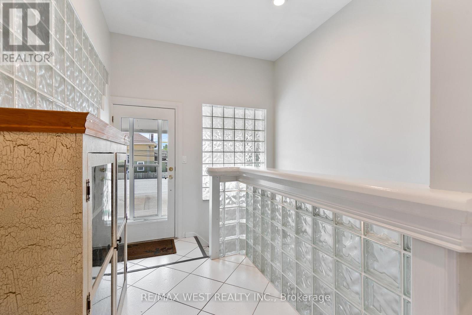 839 Erie Street E Property Photo 19