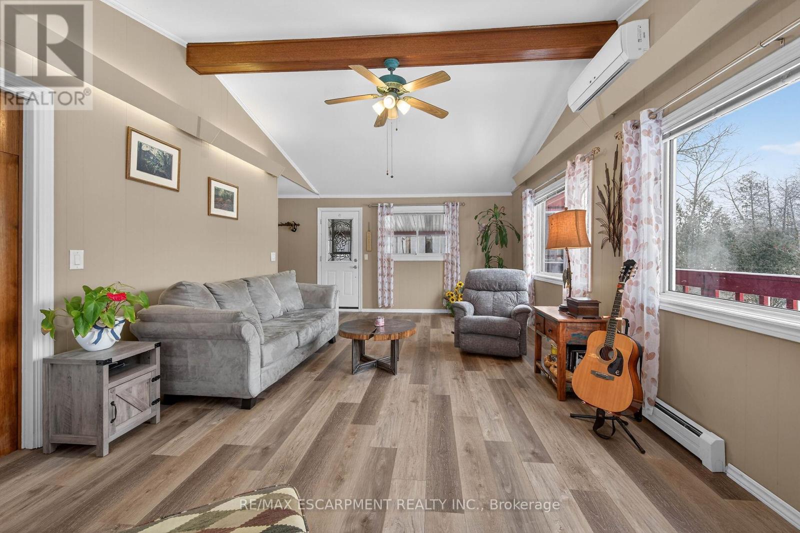 1686 Old Brock Street Property Photo 11
