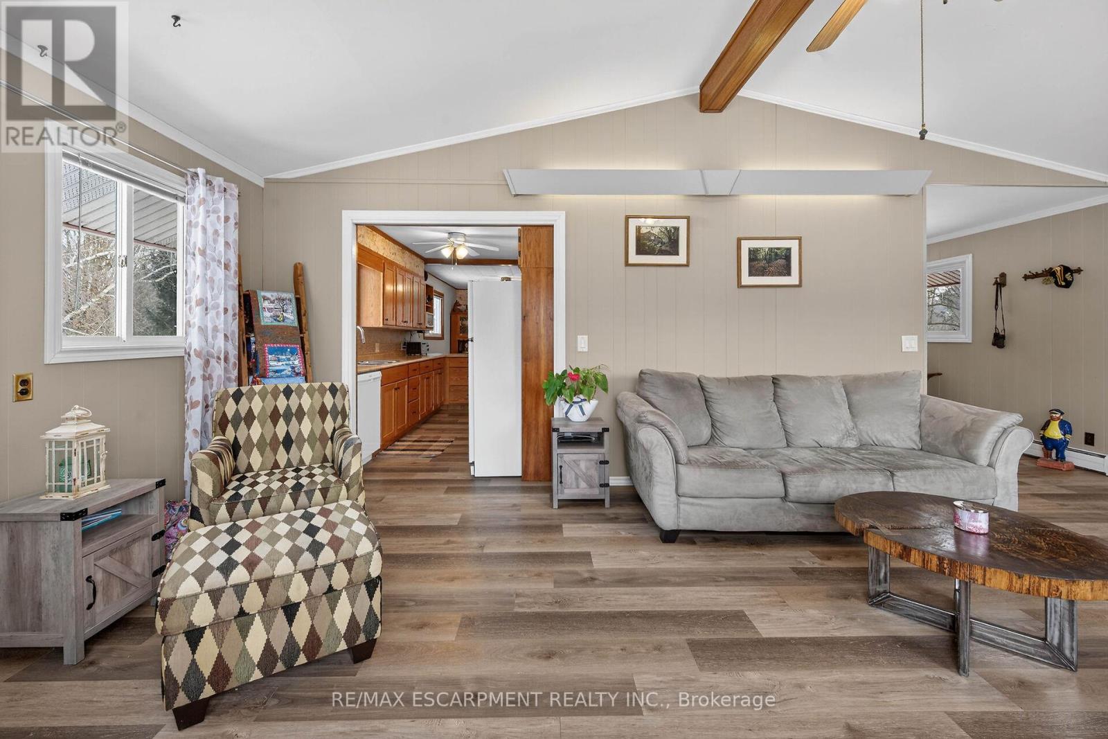 1686 Old Brock Street Property Photo 12