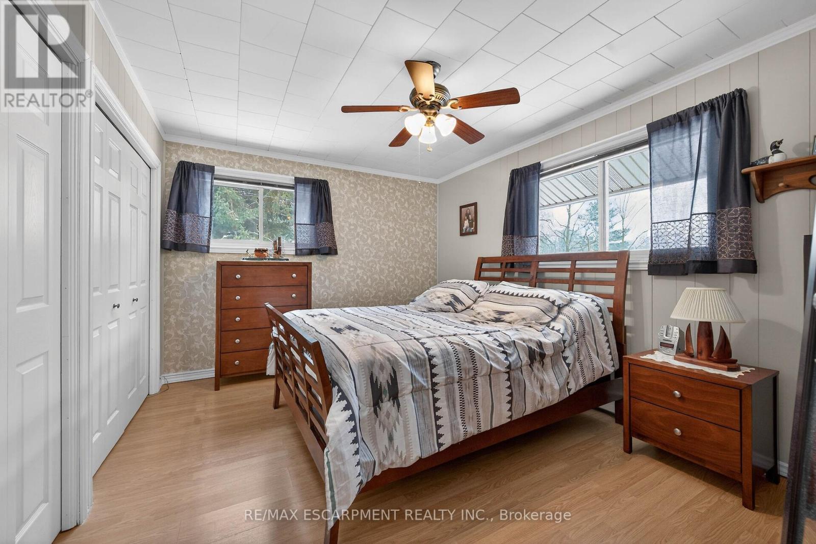 1686 Old Brock Street Property Photo 21
