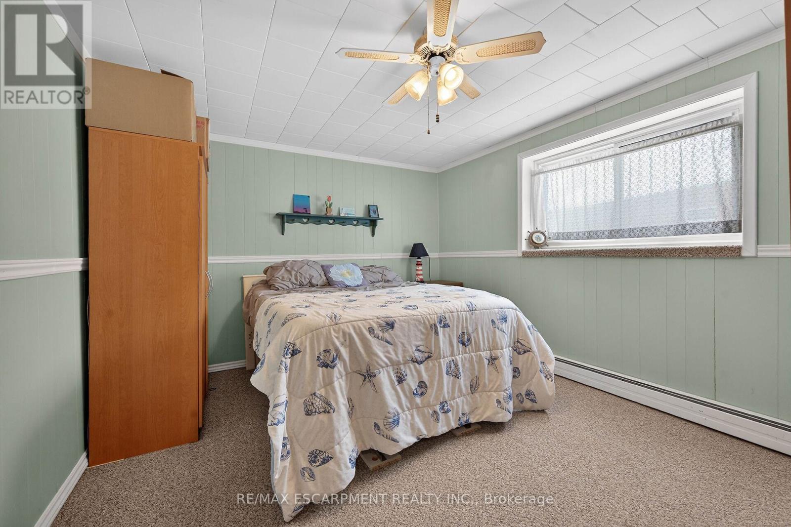 1686 Old Brock Street Property Photo 27