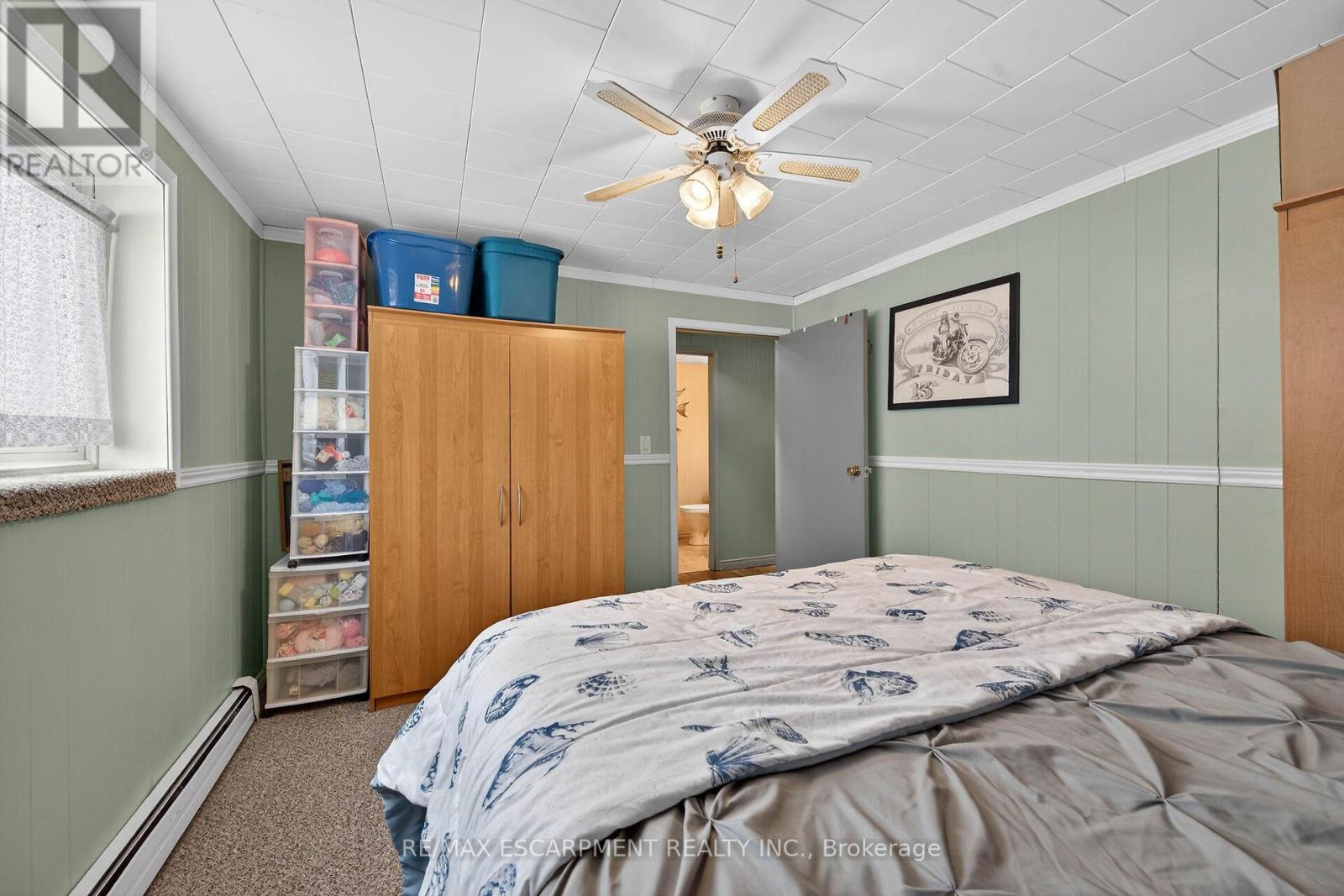 1686 Old Brock Street Property Photo 29