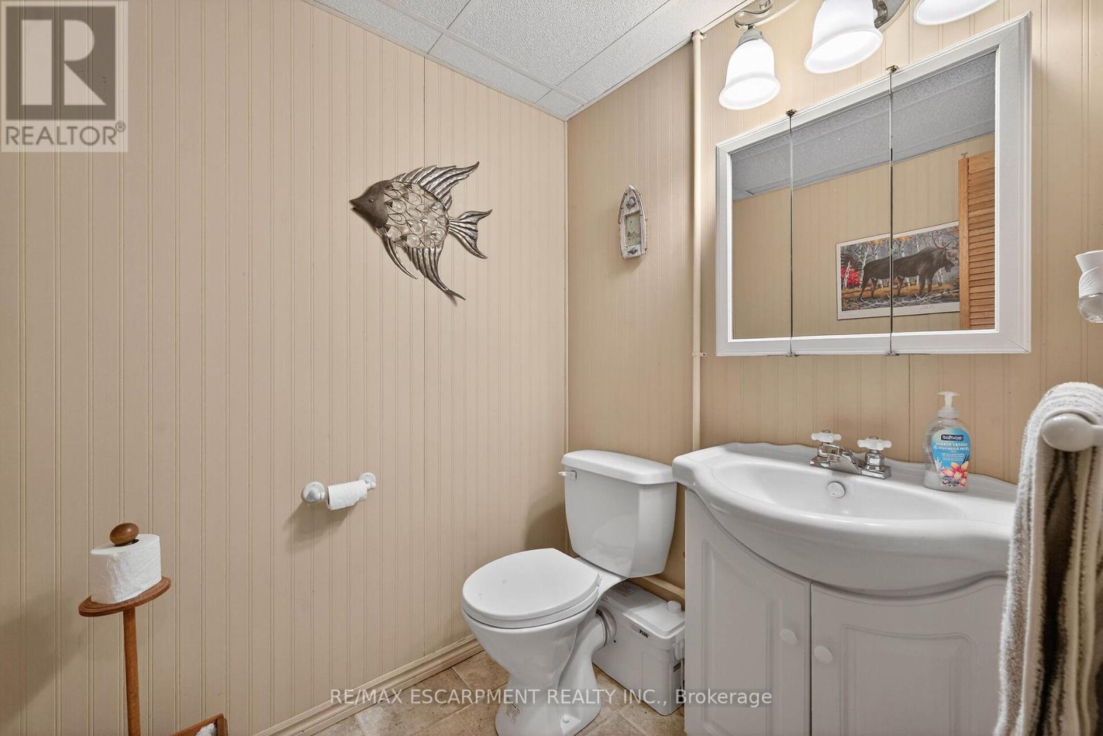 1686 Old Brock Street Property Photo 30