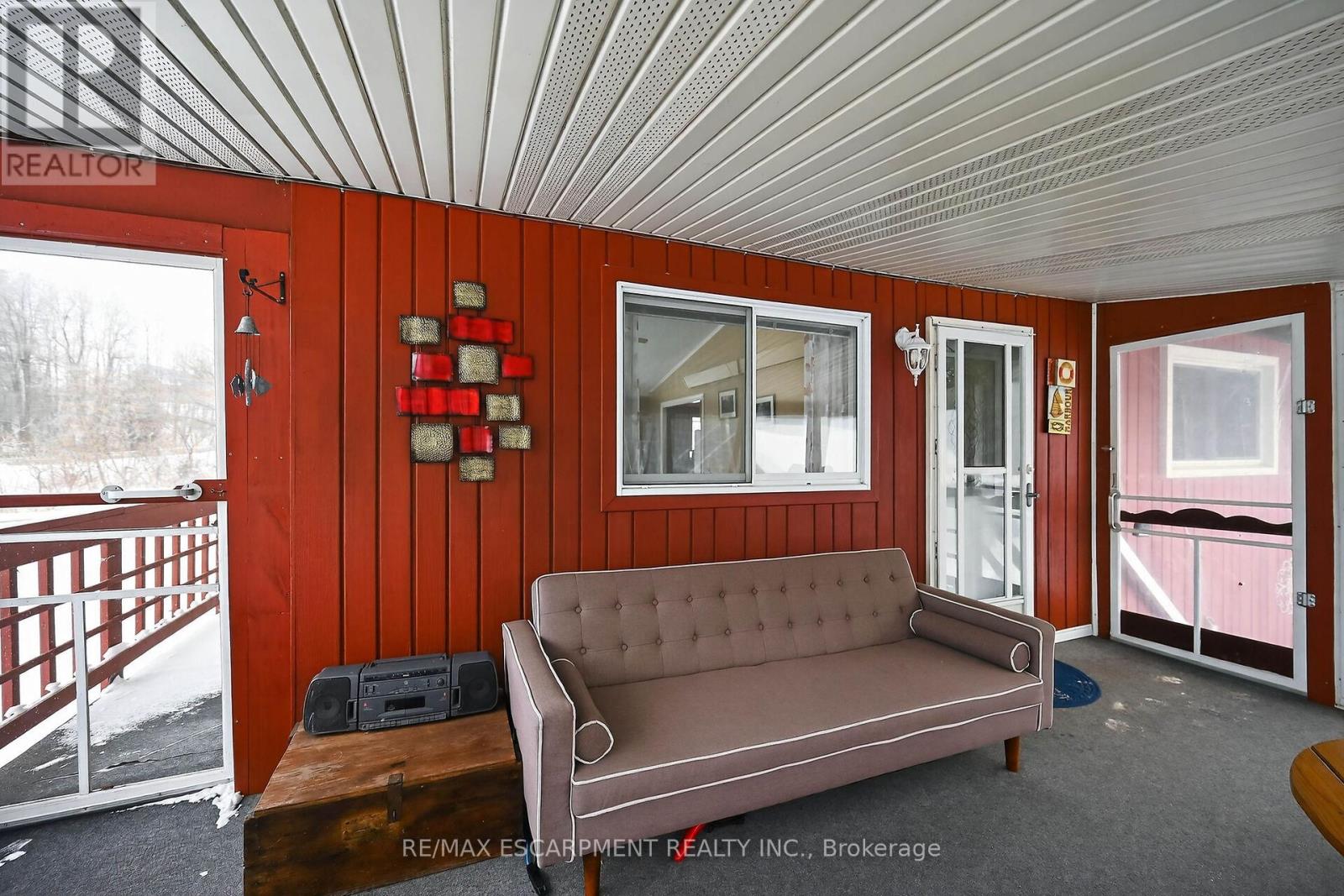 1686 Old Brock Street Property Photo 36
