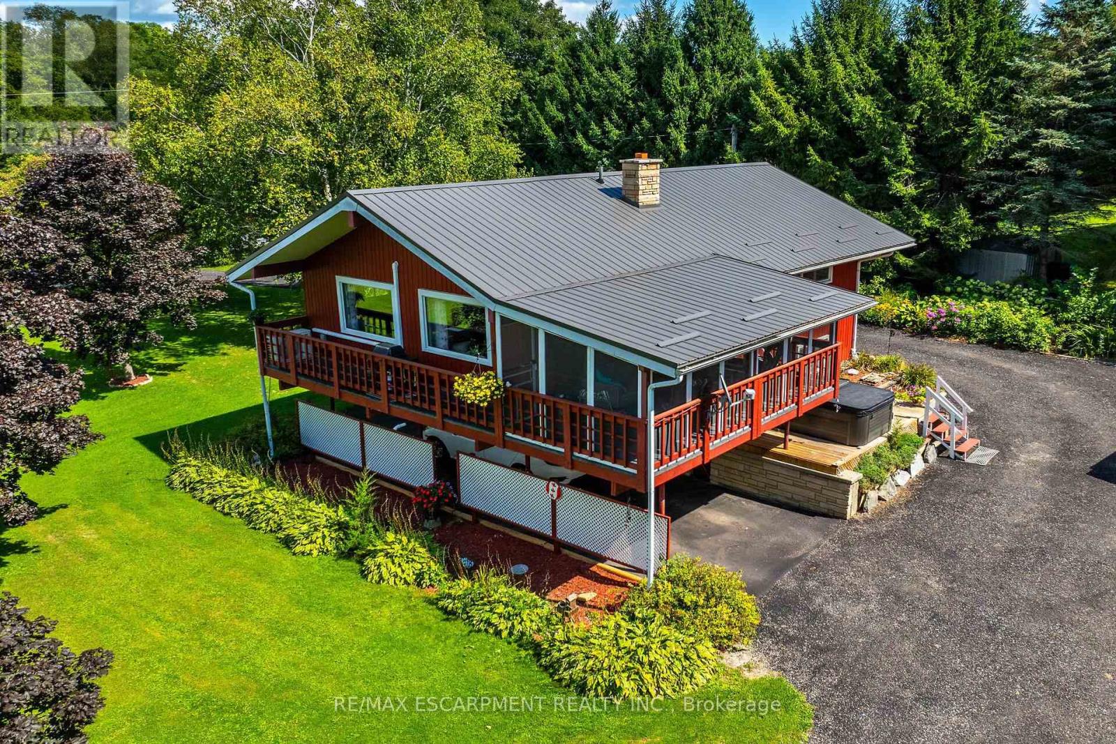 1686 Old Brock Street Property Photo 45