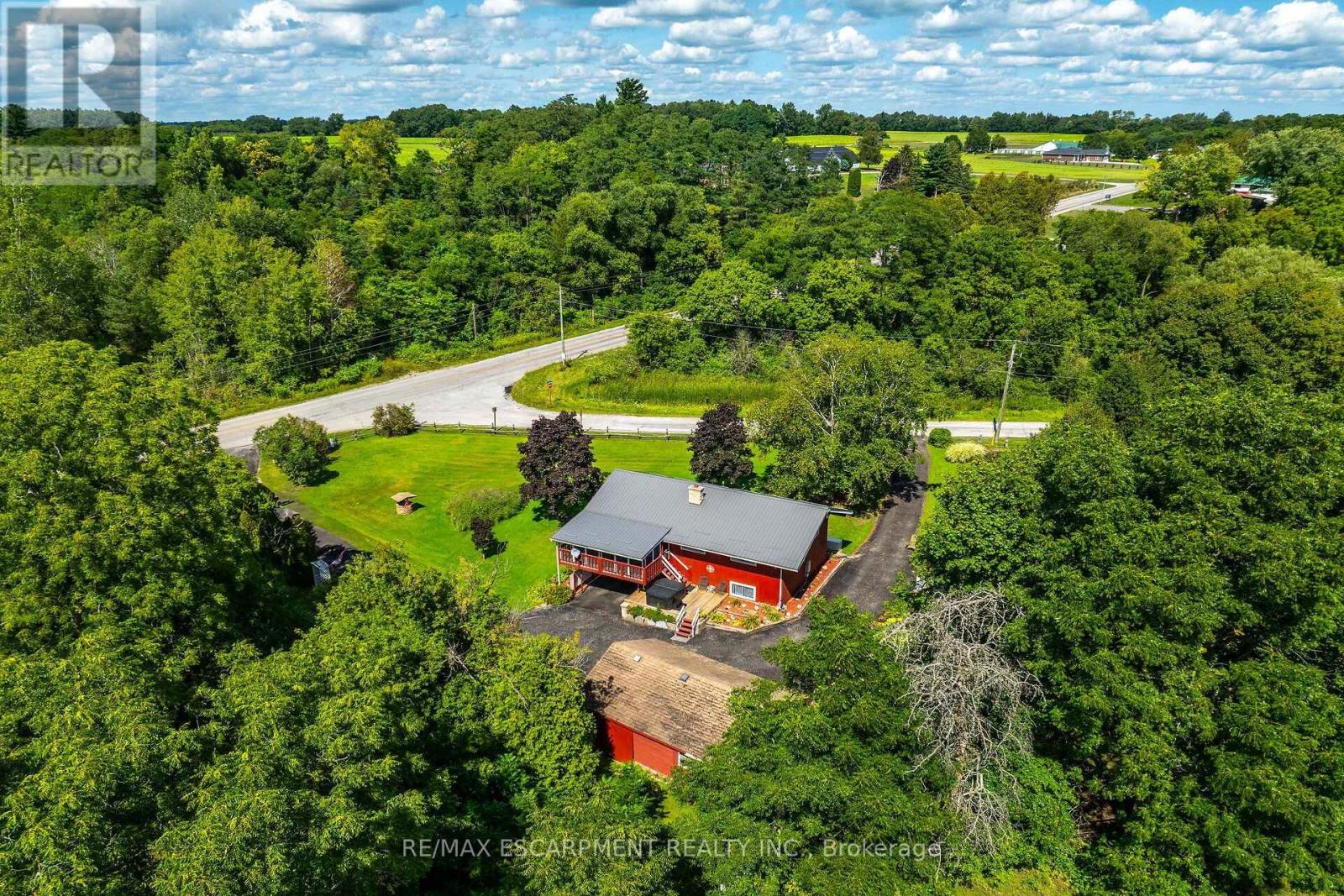1686 Old Brock Street Property Photo 47