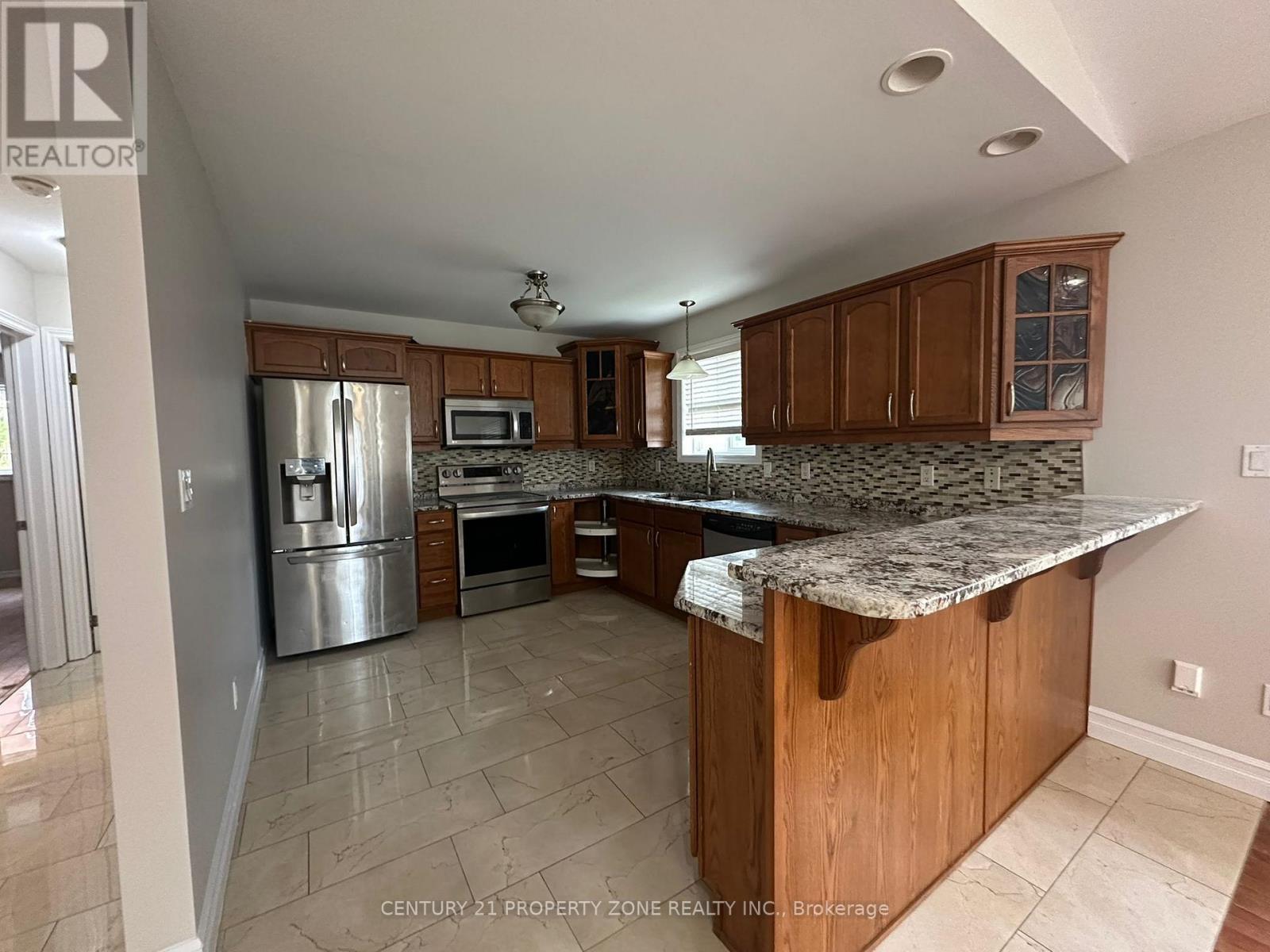975 Albert Road Property Photo 7