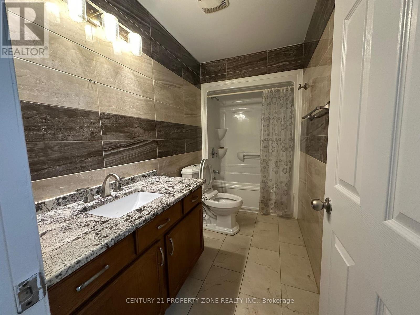 975 Albert Road Property Photo 15
