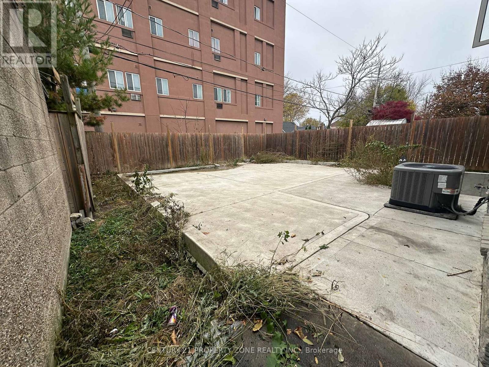 975 Albert Road Property Photo 19