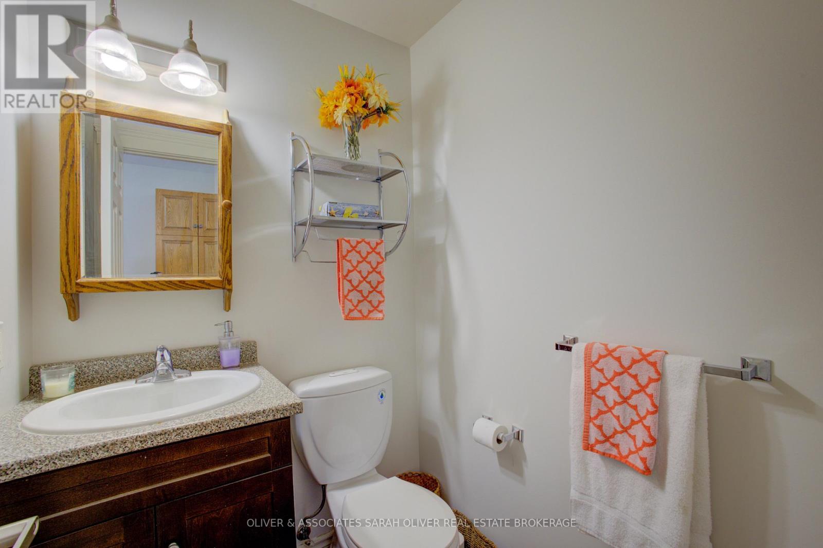 6 - 433 Queen Street Property Photo 15