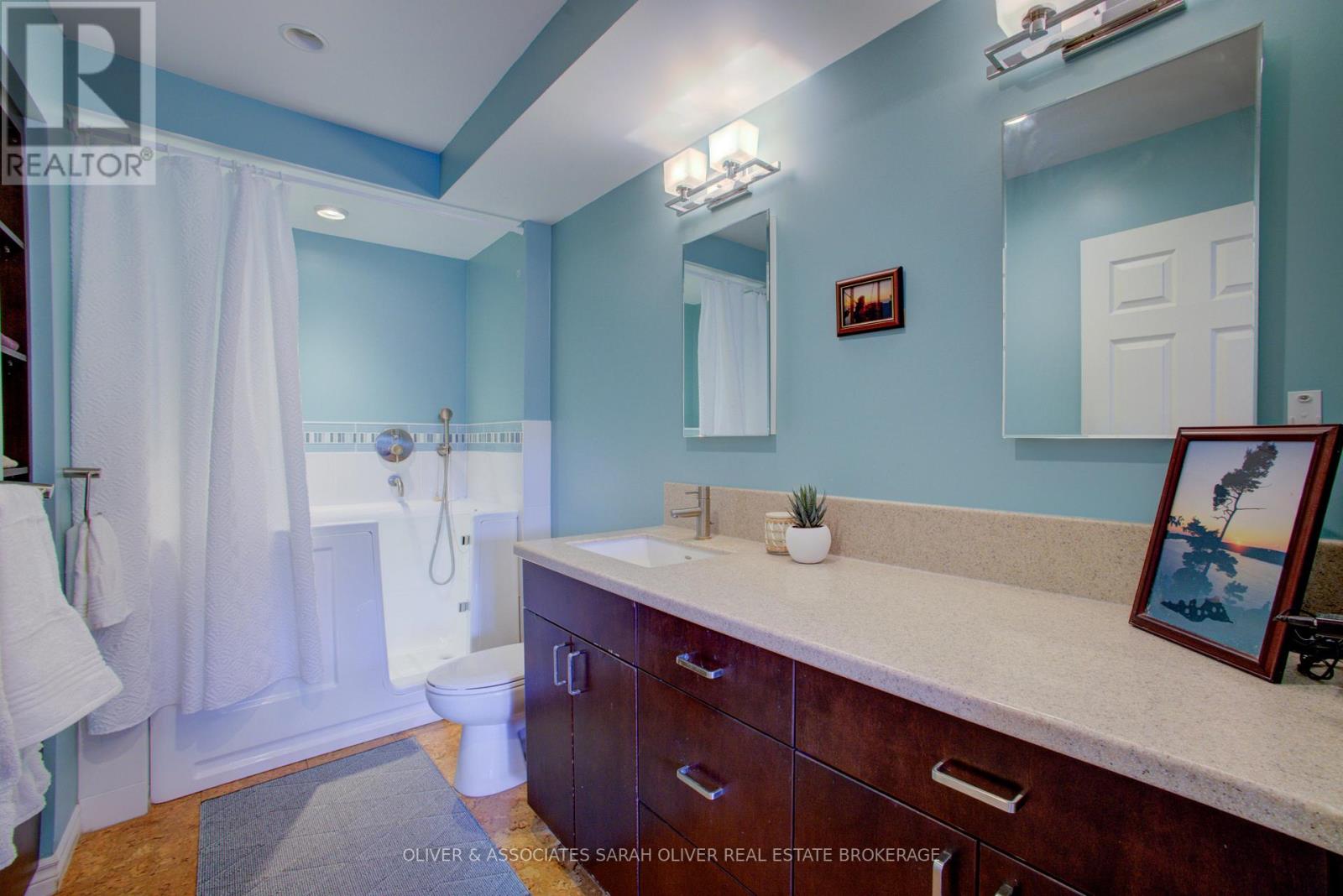 6 - 433 Queen Street Property Photo 18