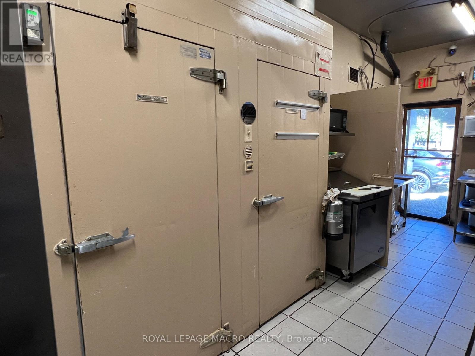 527 Upper Sherman Avenue Property Photo 23