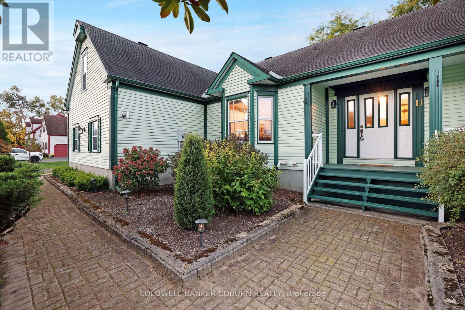 11 Kimberly Avenue Property Photo 1