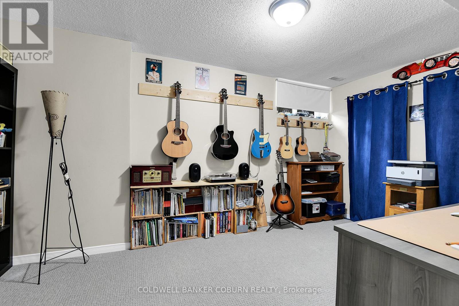 11 Kimberly Avenue Property Photo 39